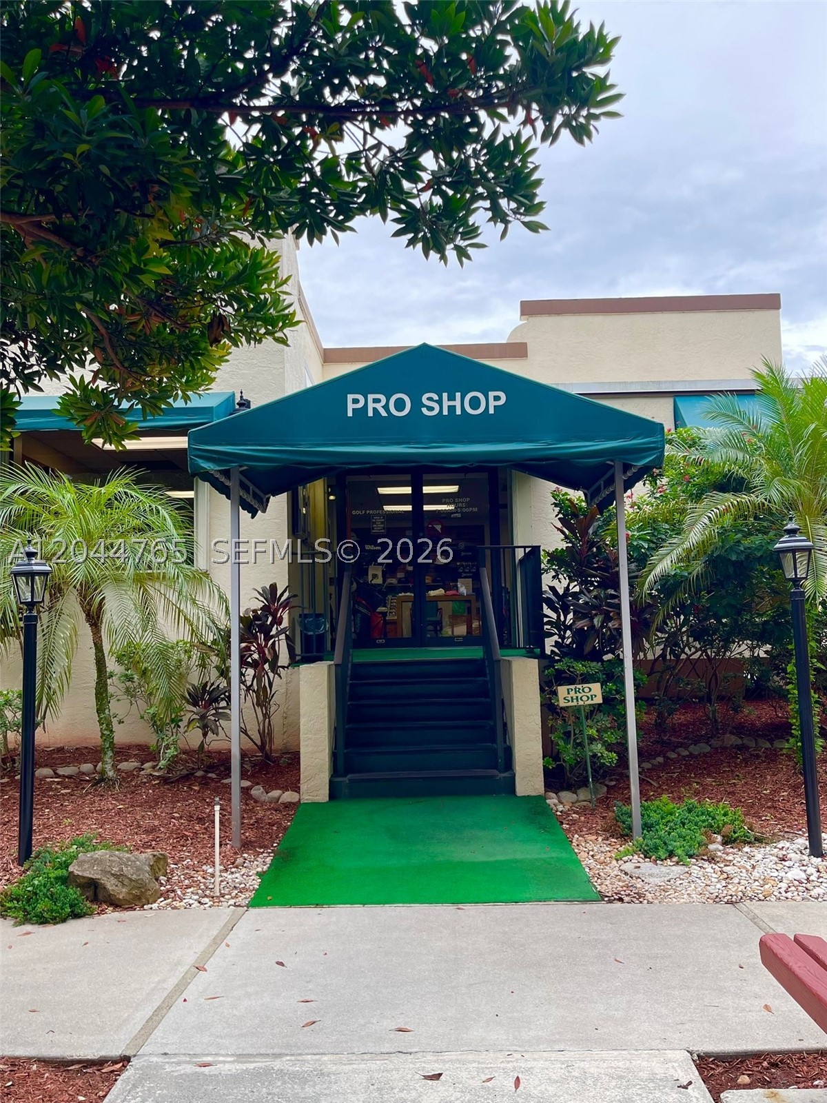 1705 Whitehall Dr #403, Davie FL 33324