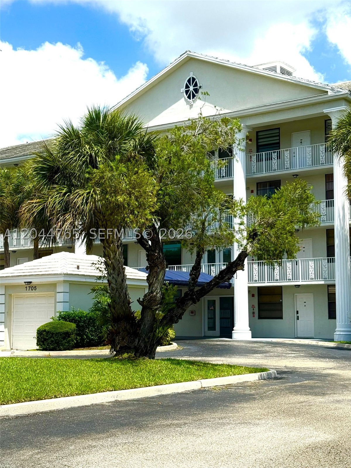 1705 Whitehall Dr #403, Davie FL 33324