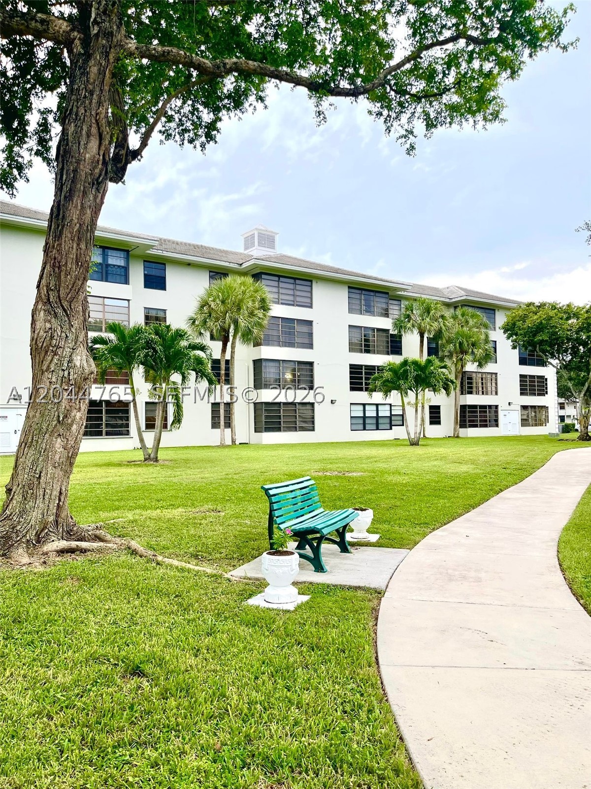 1705 Whitehall Dr #403, Davie FL 33324