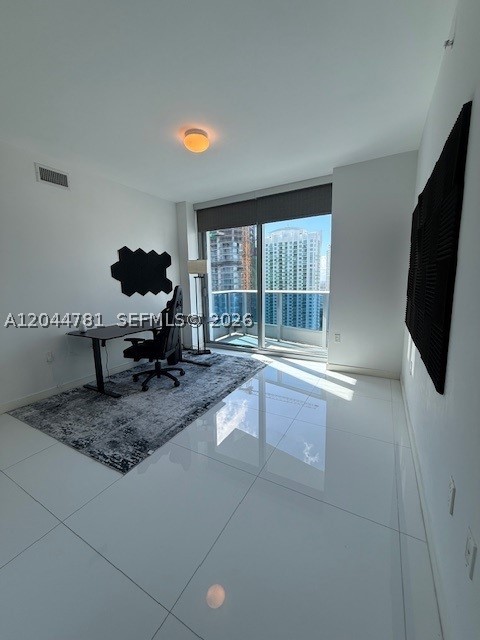 200 Biscayne Boulevard Way #3102, Miami FL 33131