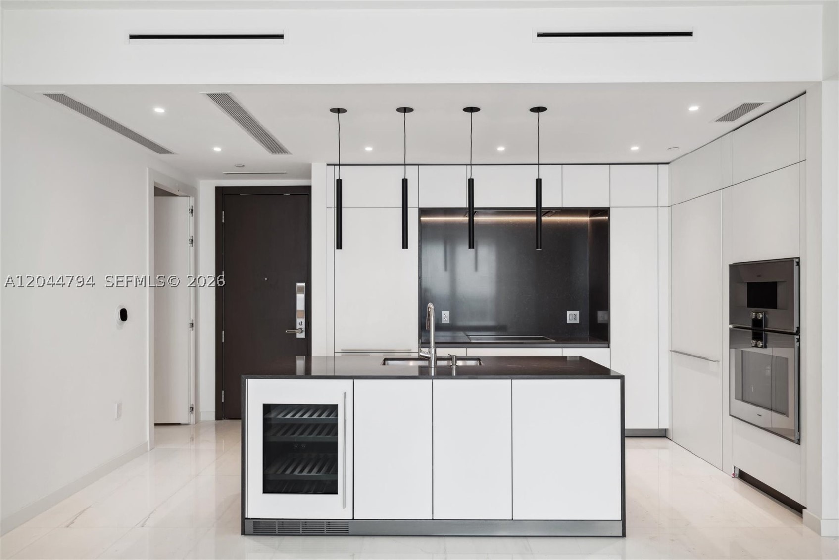 300 Biscayne Blvd Way #3805W, Miami FL 33131