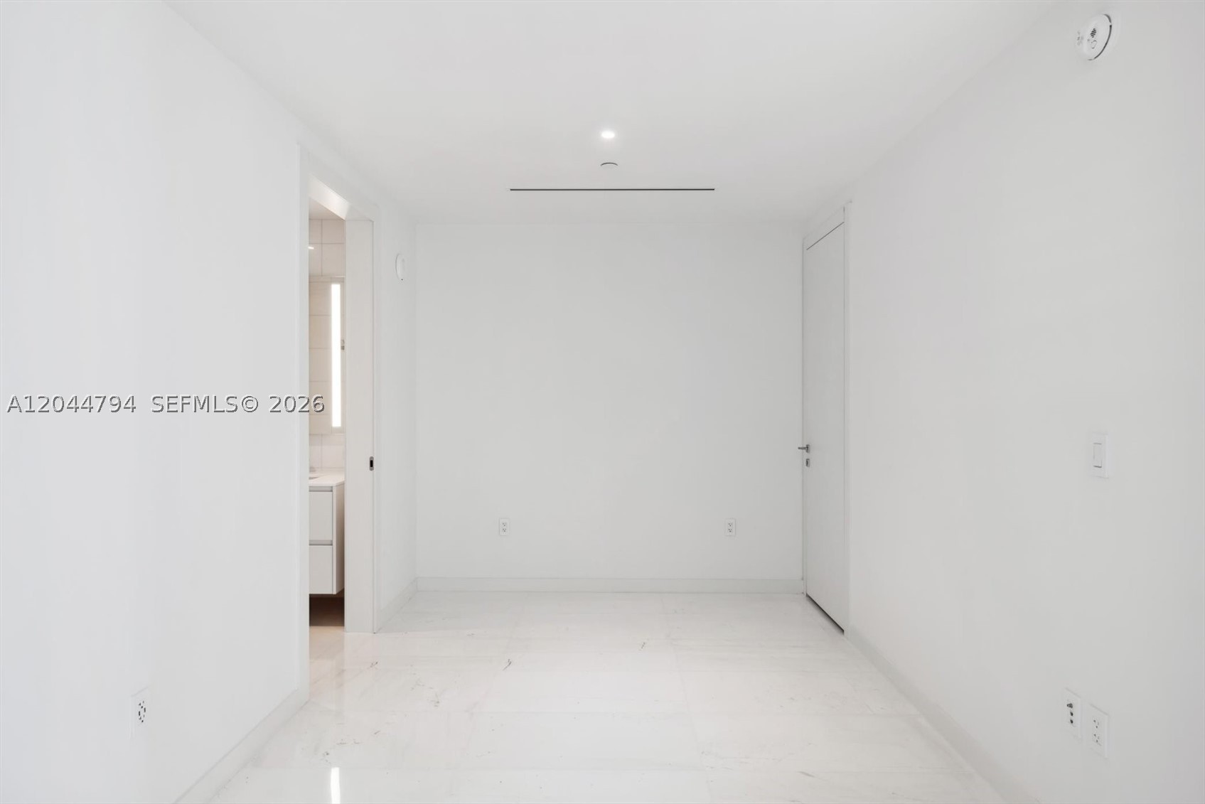 300 Biscayne Blvd Way #3805W, Miami FL 33131