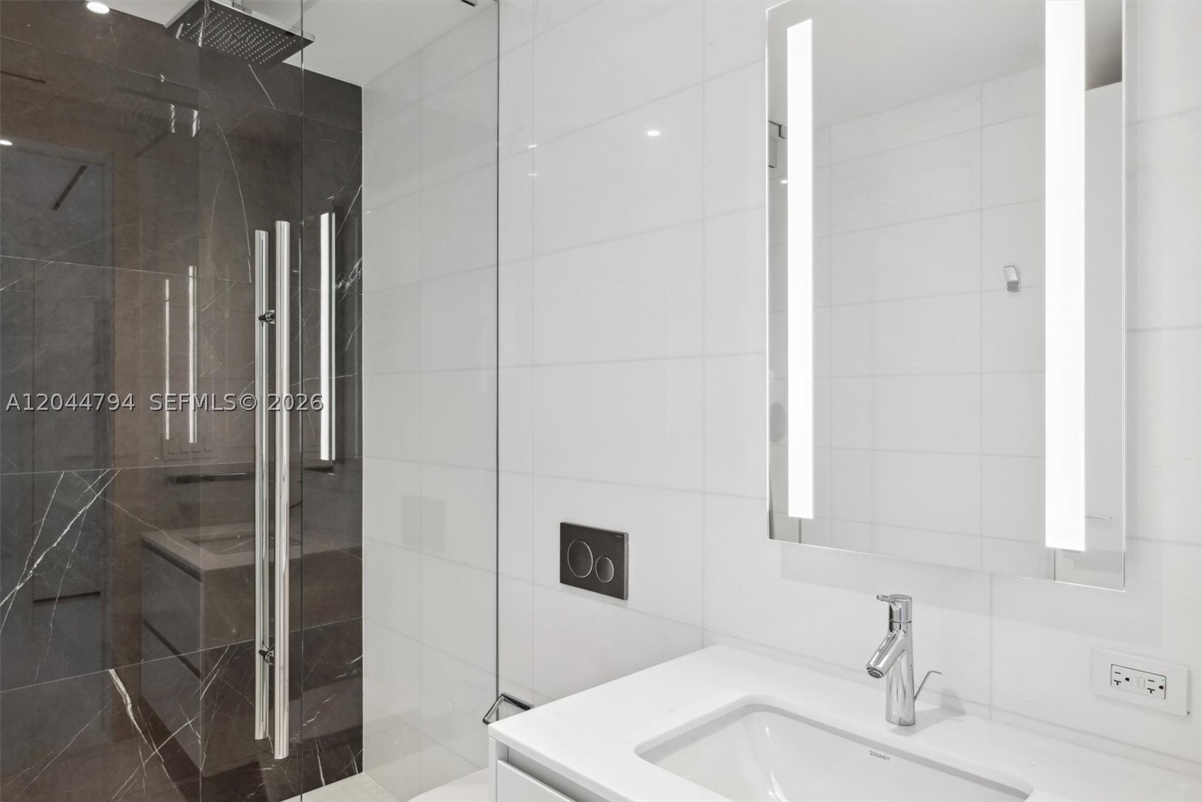 300 Biscayne Blvd Way #3805W, Miami FL 33131