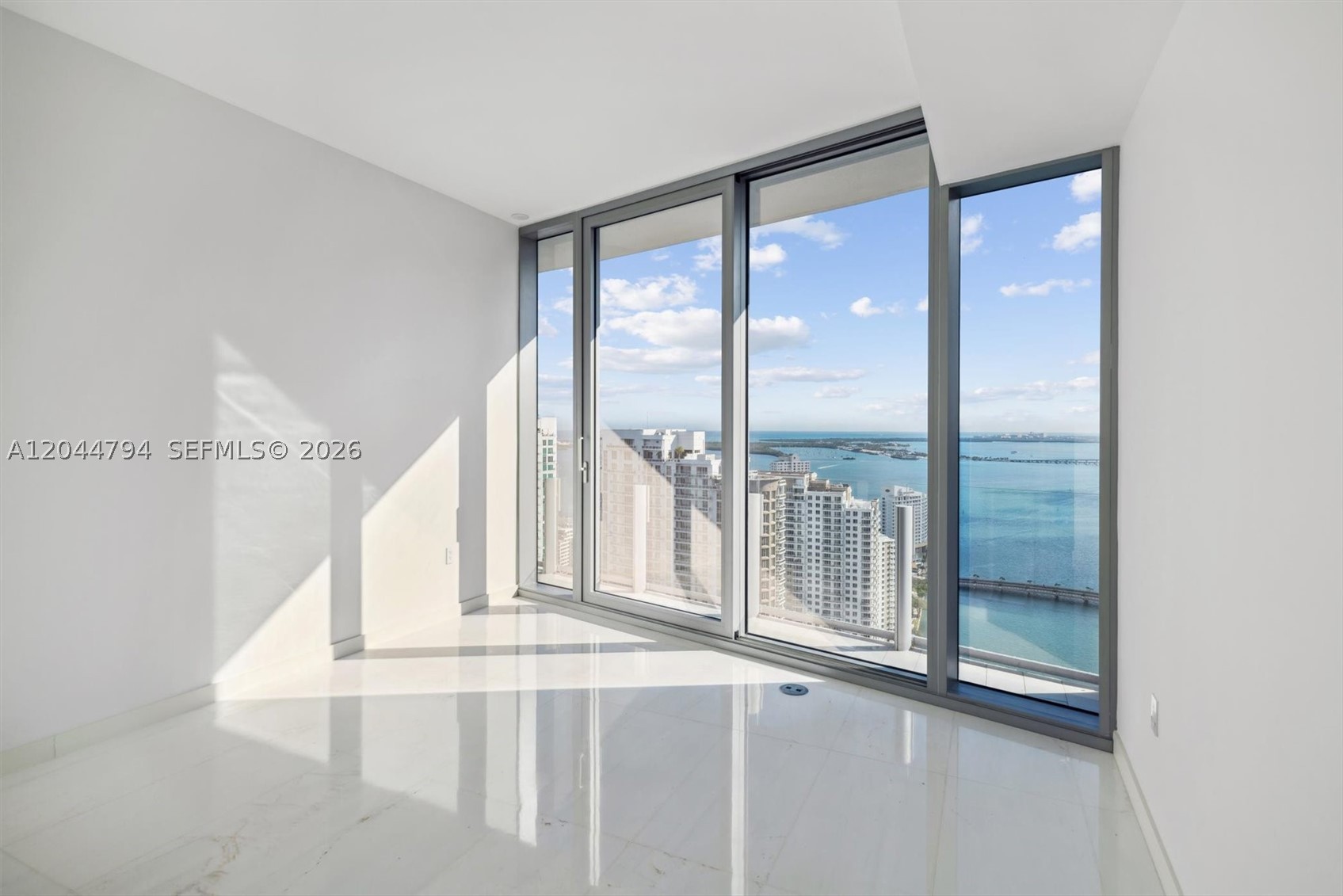 300 Biscayne Blvd Way #3805W, Miami FL 33131