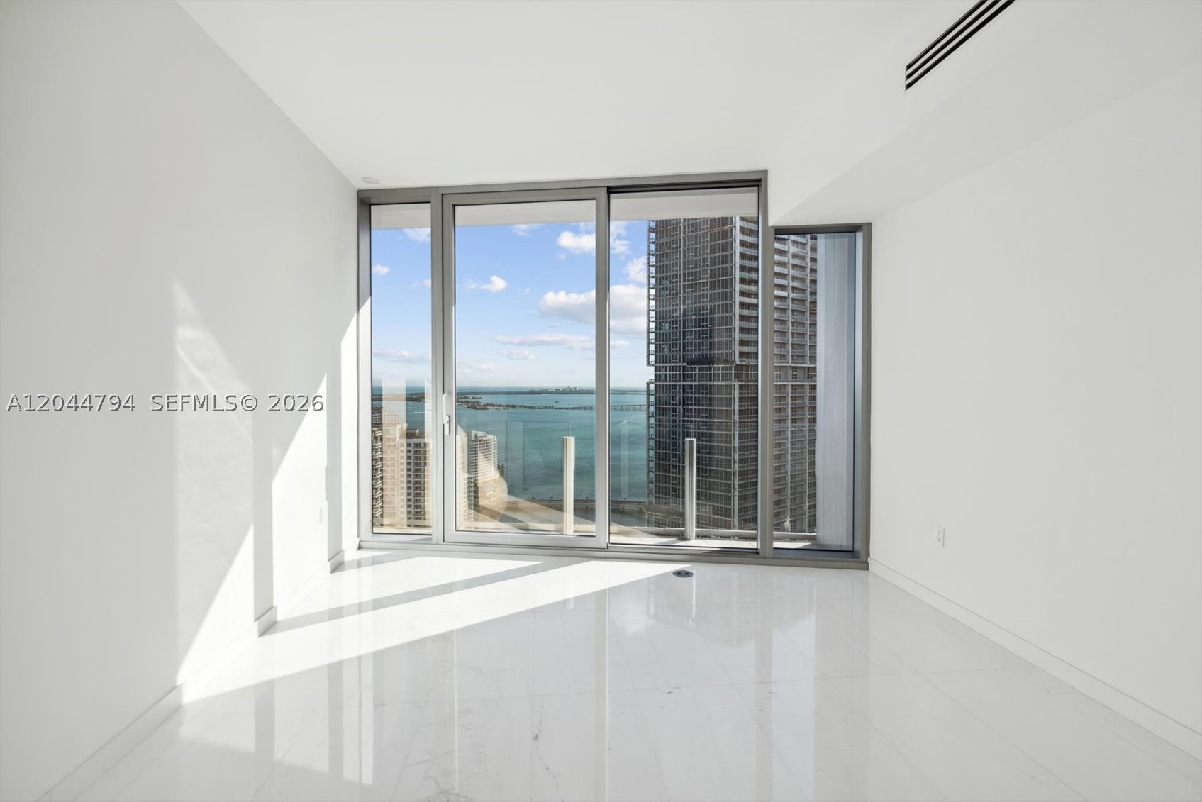 300 Biscayne Blvd Way #3805W, Miami FL 33131