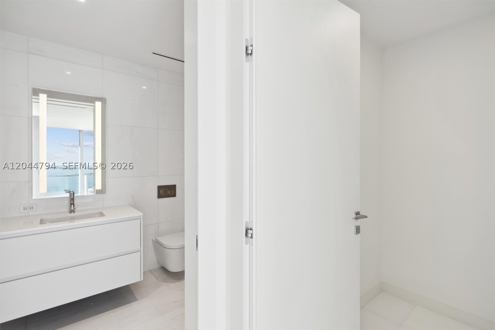 300 Biscayne Blvd Way #3805W, Miami FL 33131