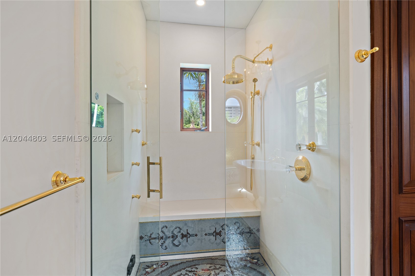 150 Edgewater Dr, Coral Gables FL 33133
