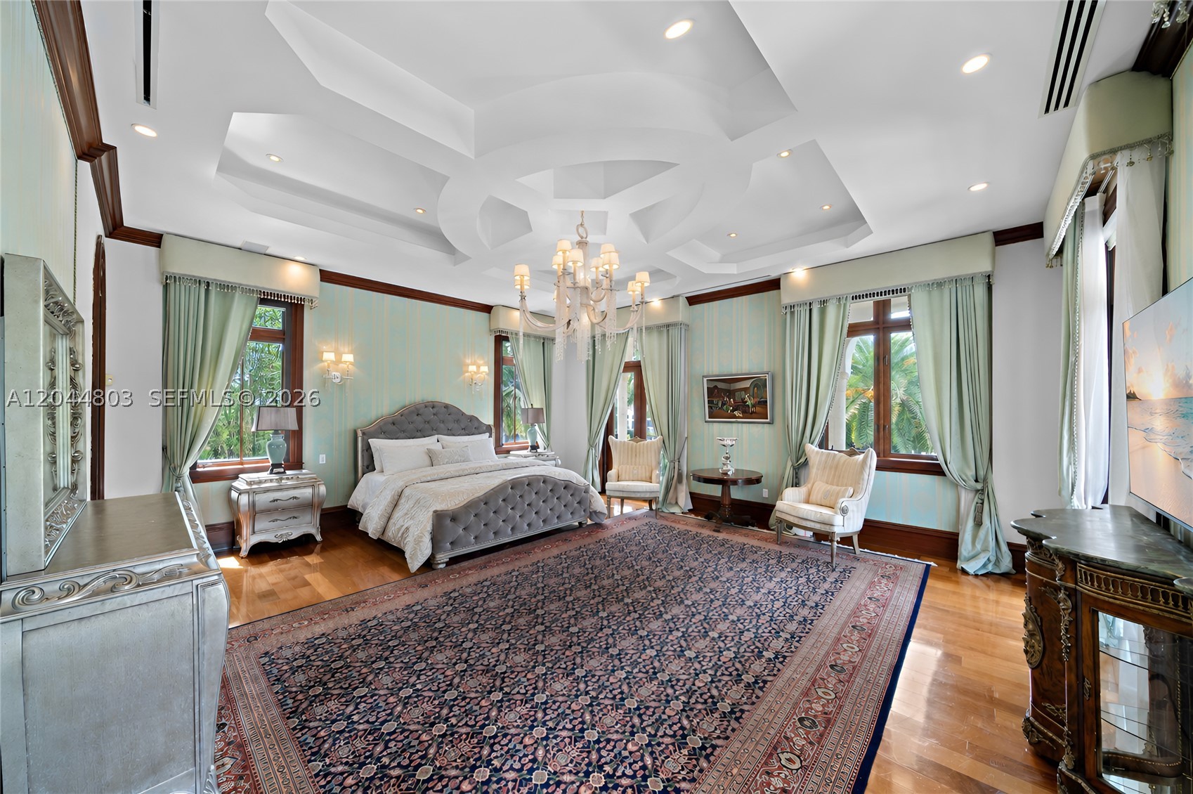 150 Edgewater Dr, Coral Gables FL 33133
