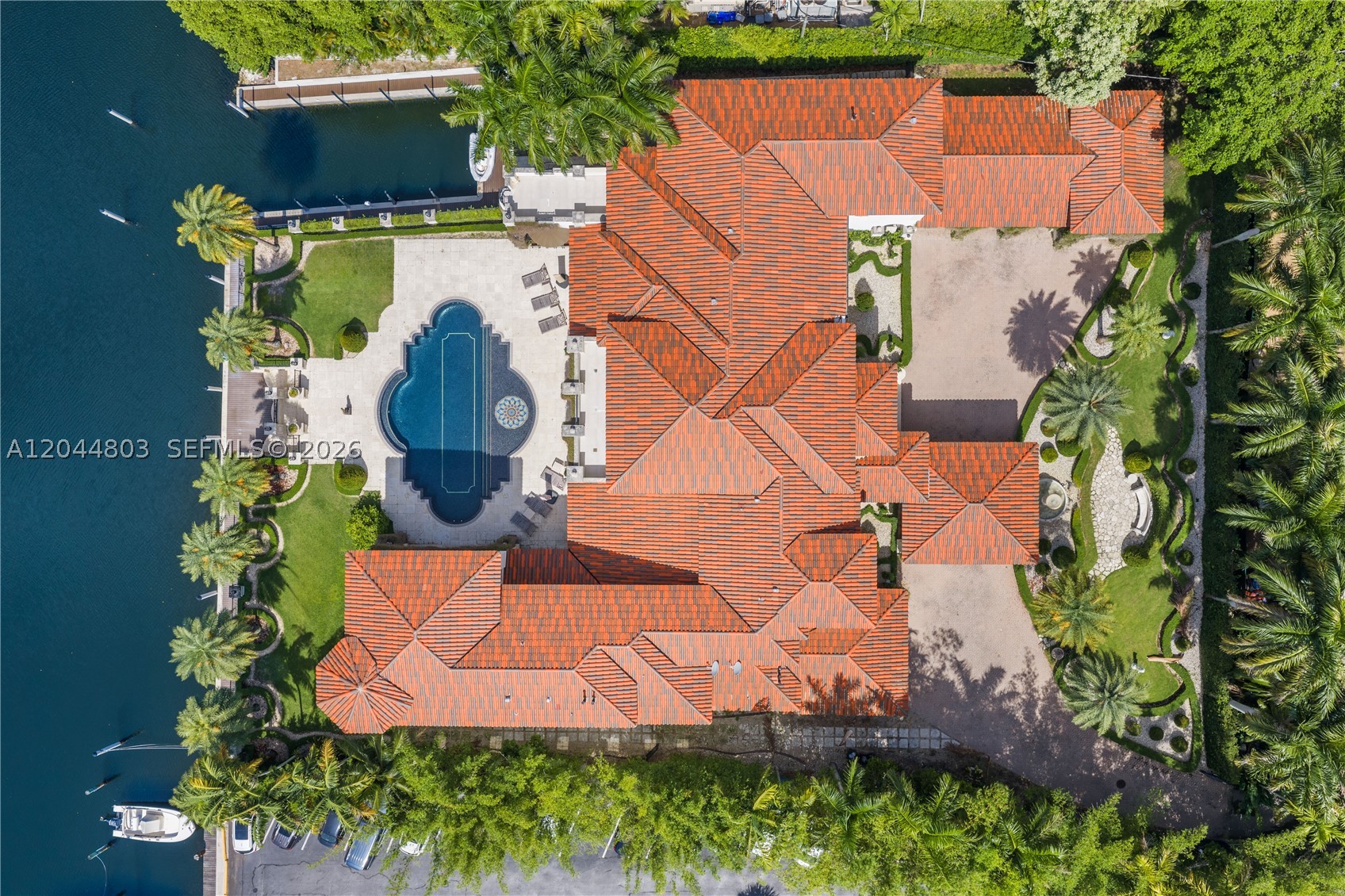150 Edgewater Dr, Coral Gables FL 33133