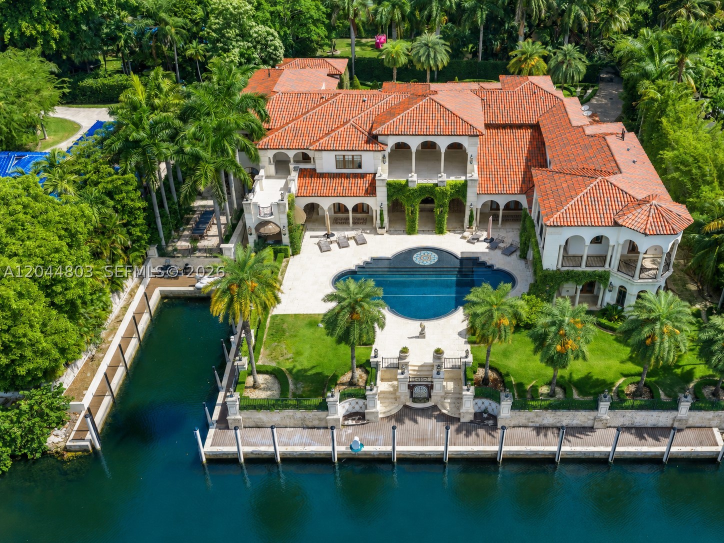 150 Edgewater Dr, Coral Gables FL 33133