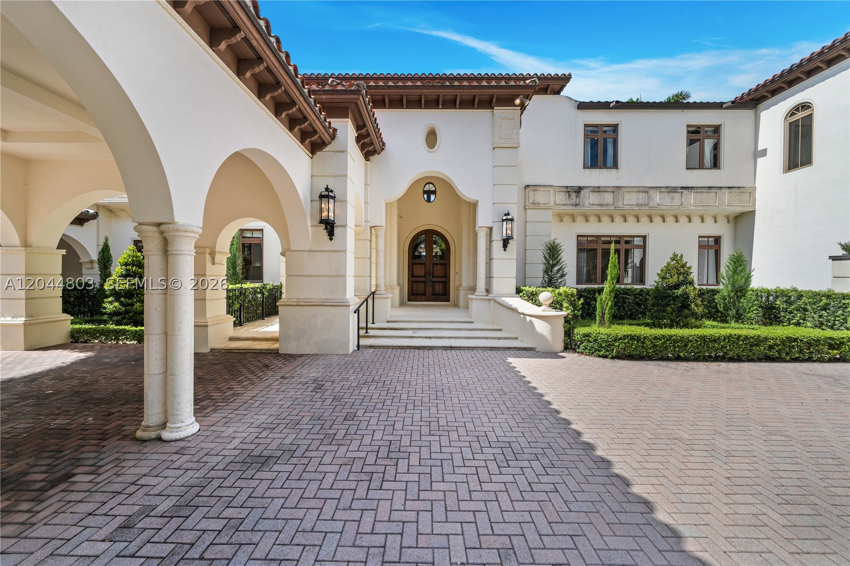 150 Edgewater Dr, Coral Gables FL 33133