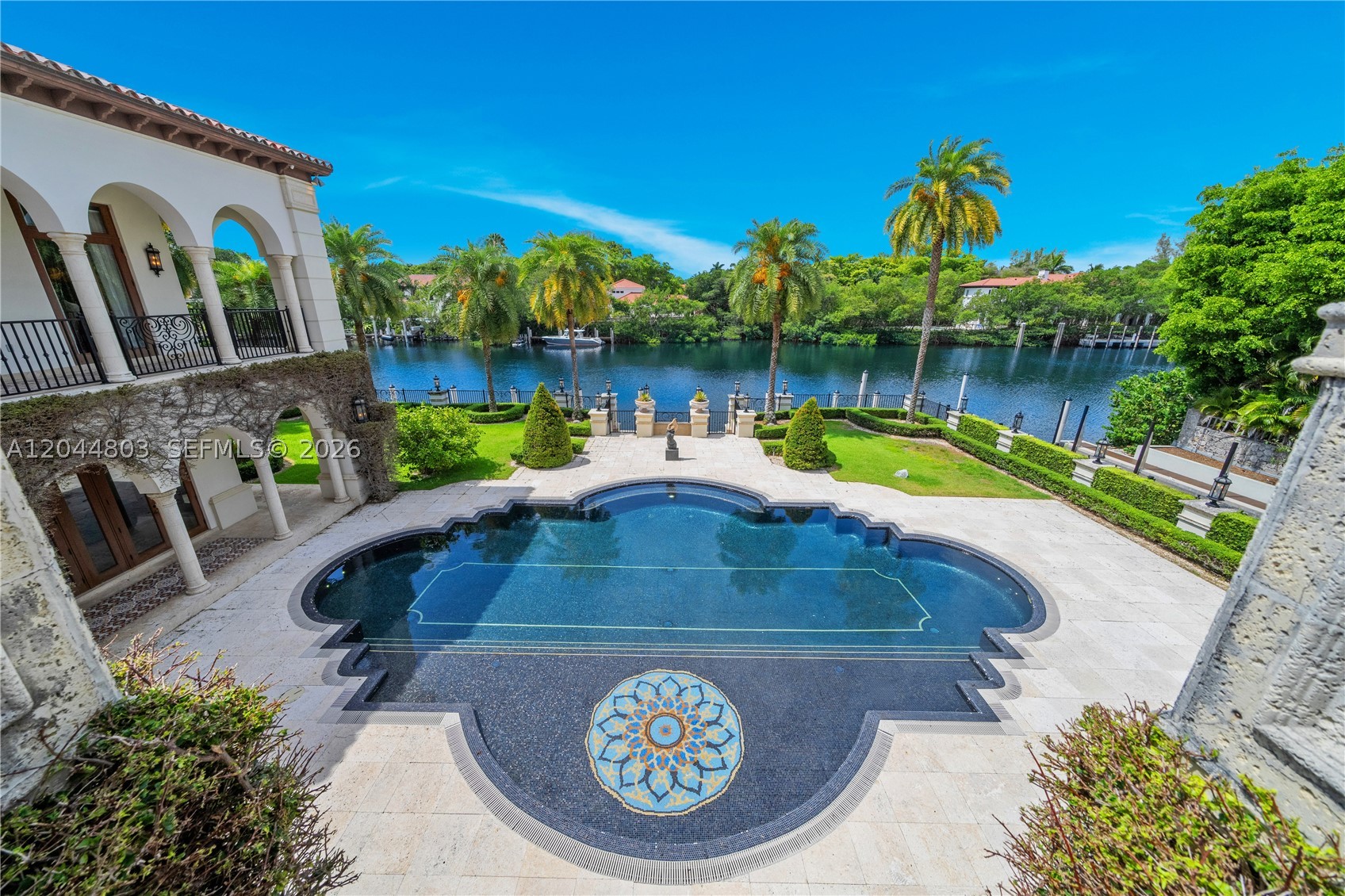 150 Edgewater Dr, Coral Gables FL 33133