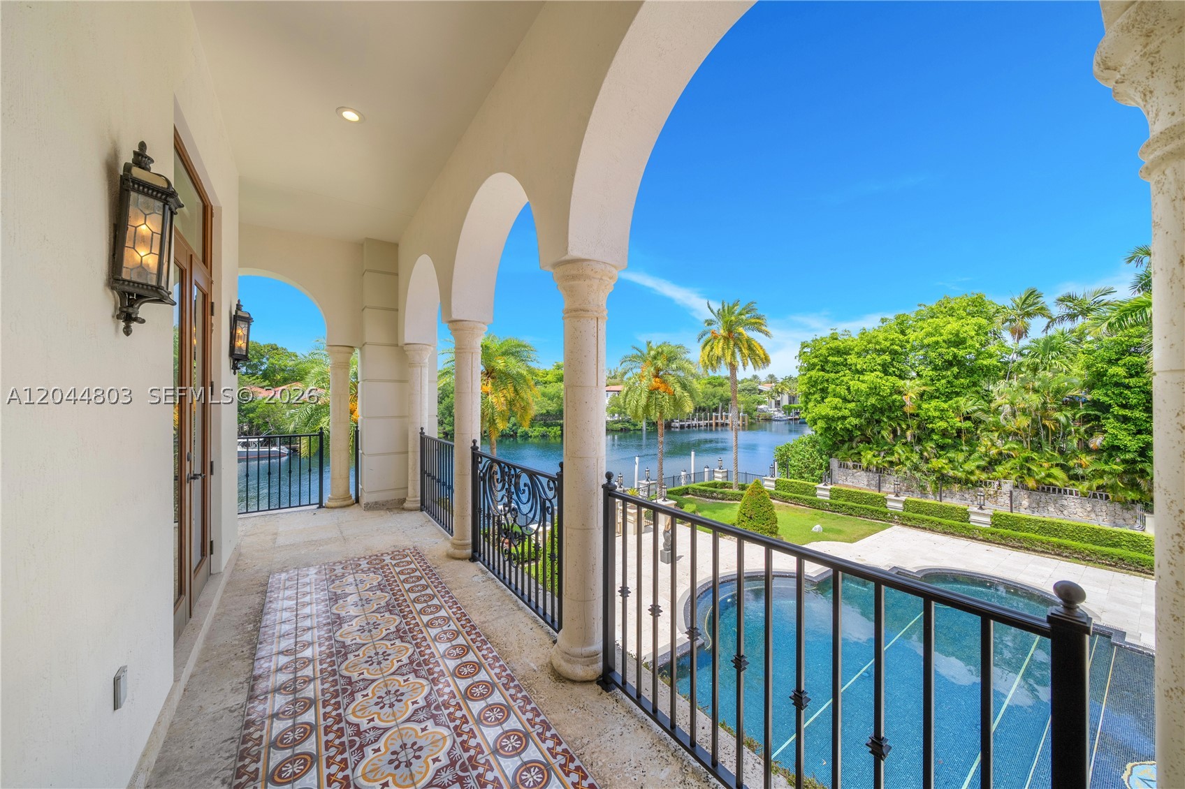 150 Edgewater Dr, Coral Gables FL 33133