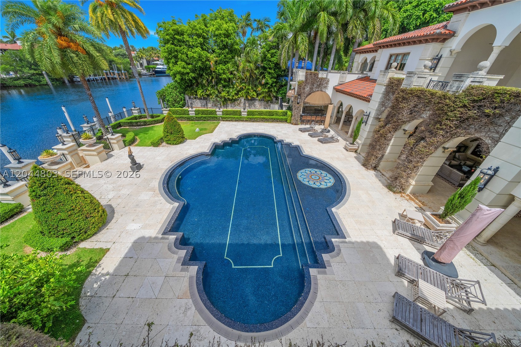 150 Edgewater Dr, Coral Gables FL 33133