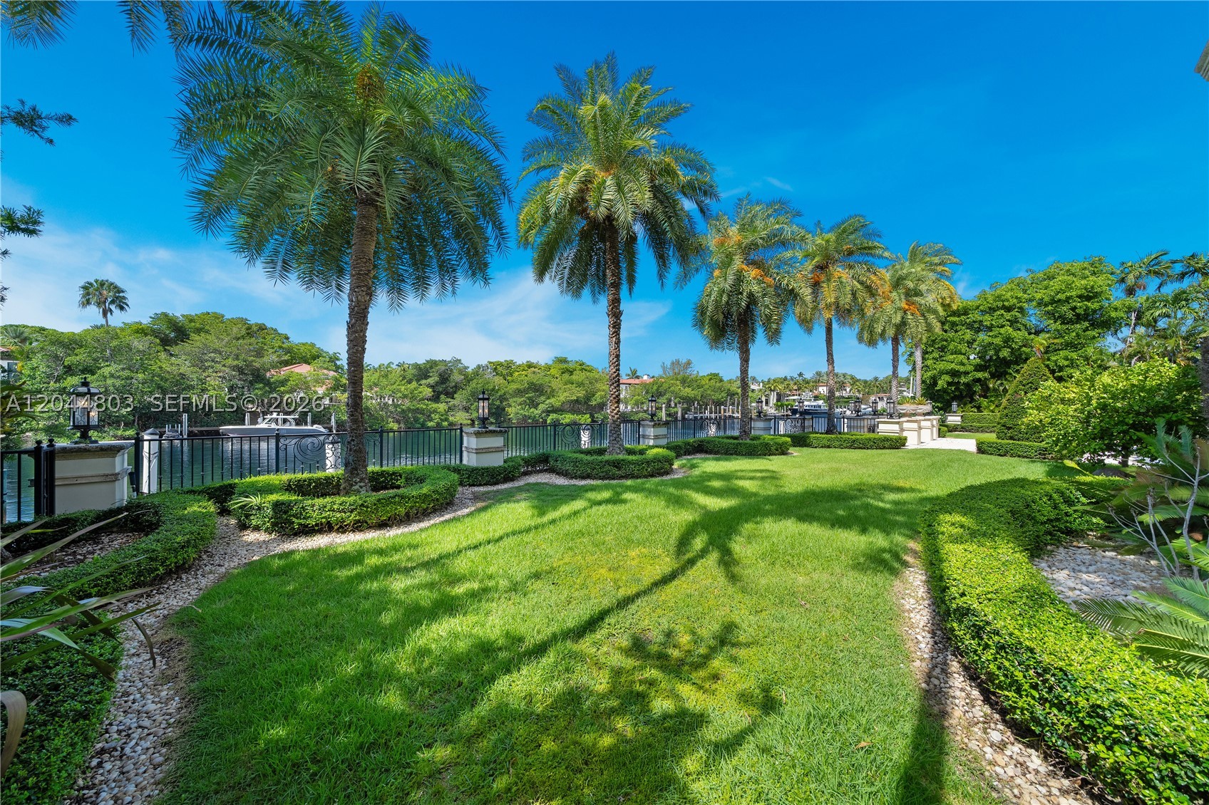 150 Edgewater Dr, Coral Gables FL 33133
