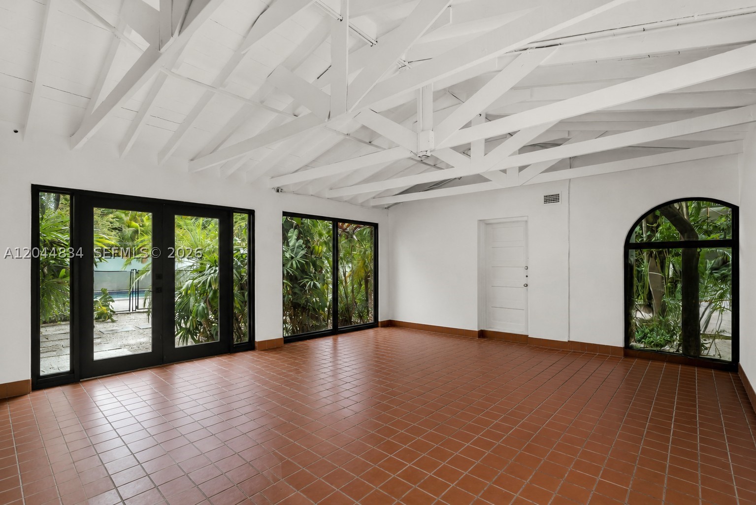 5390 Sunset Dr, Miami FL 33143