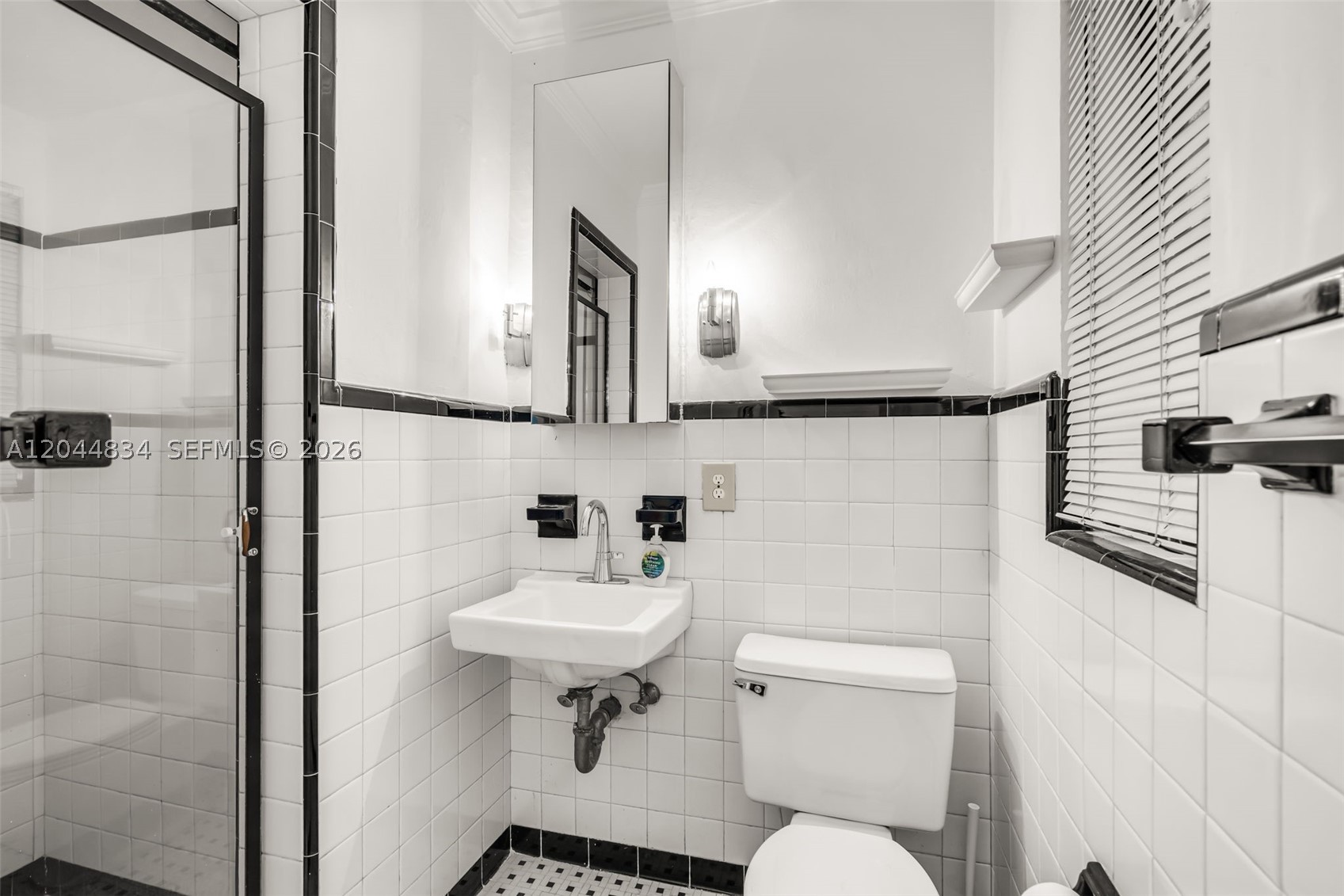 5390 Sunset Dr, Miami FL 33143