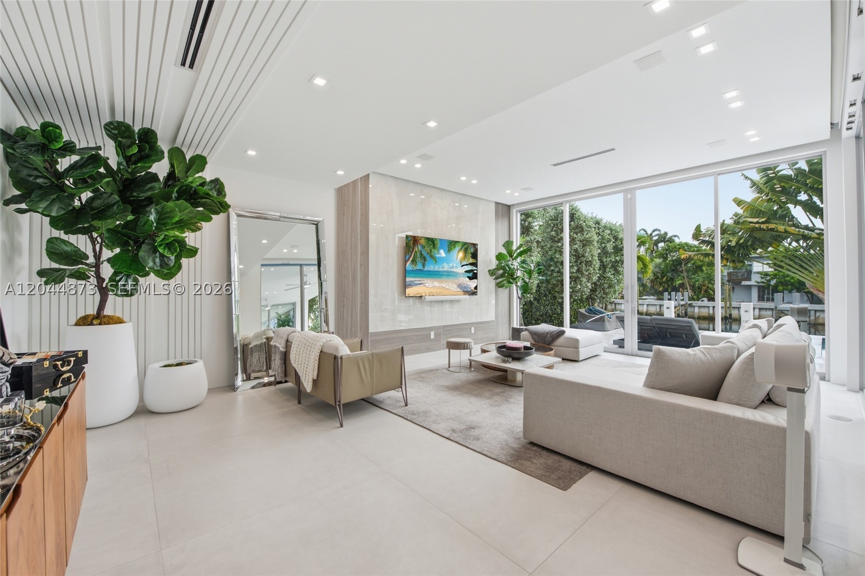 91 Fiesta Way, Fort Lauderdale FL 33301