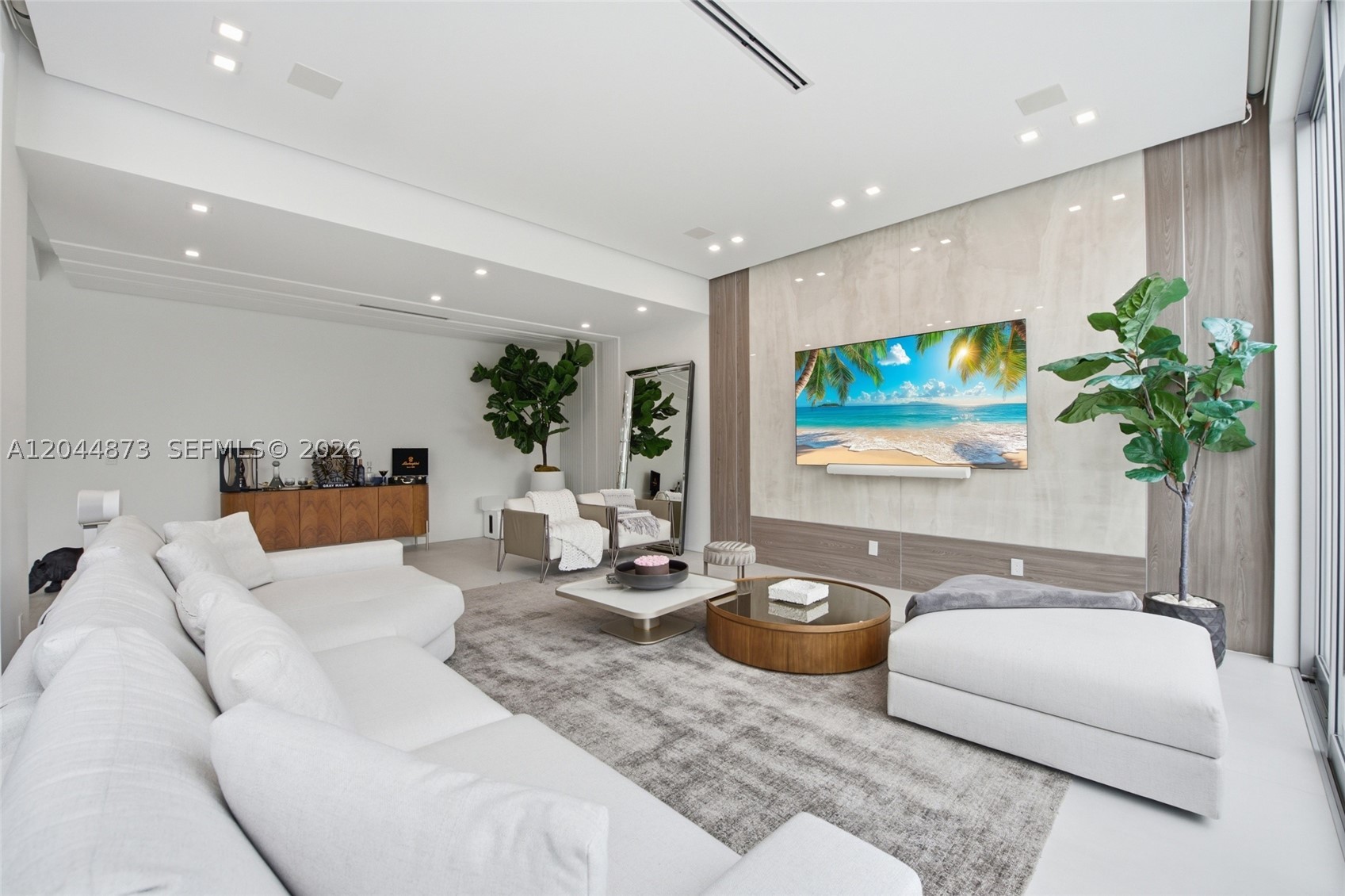 91 Fiesta Way, Fort Lauderdale FL 33301