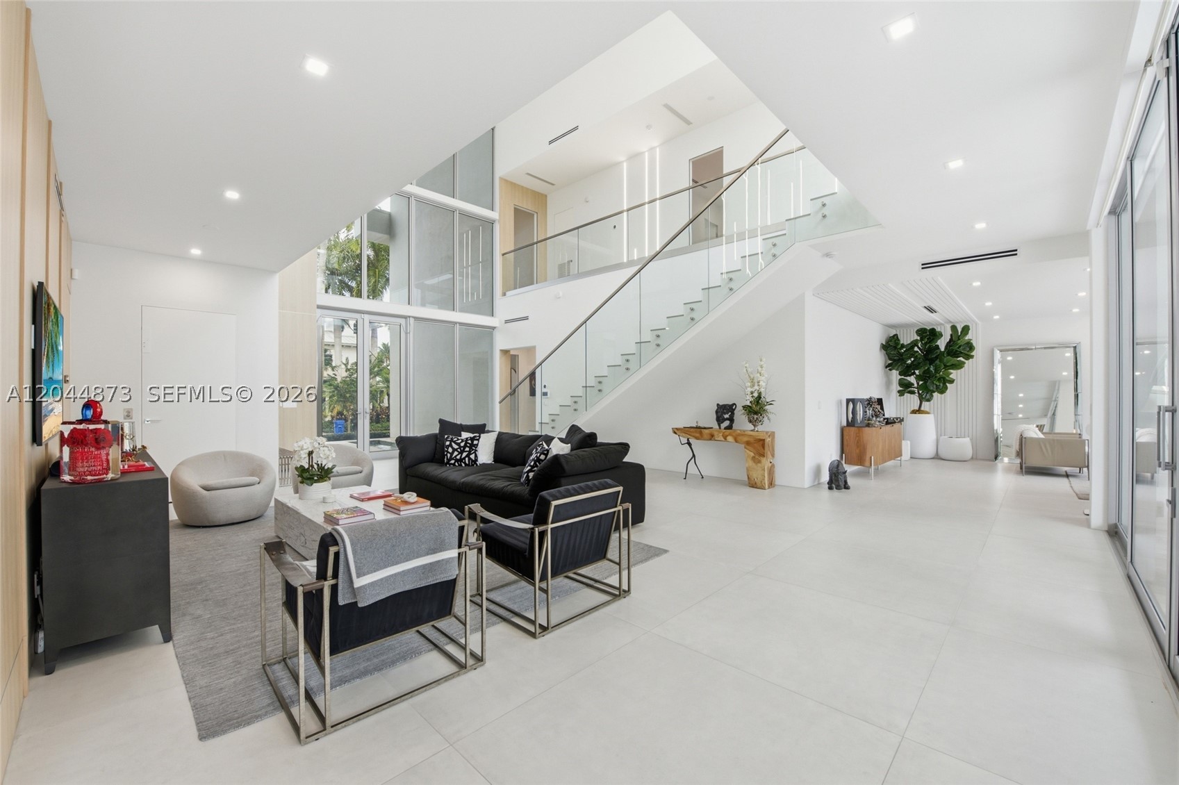 91 Fiesta Way, Fort Lauderdale FL 33301