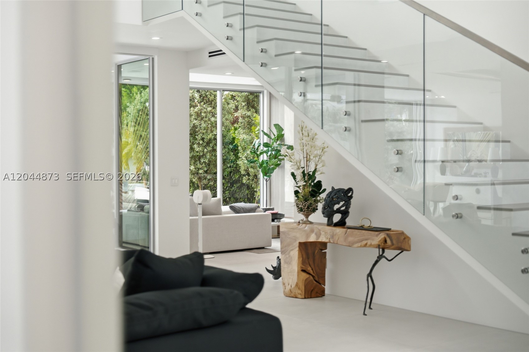 91 Fiesta Way, Fort Lauderdale FL 33301