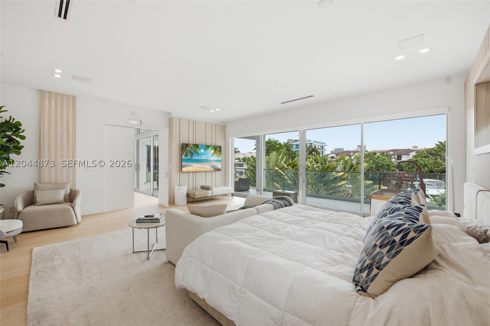 91 Fiesta Way, Fort Lauderdale FL 33301