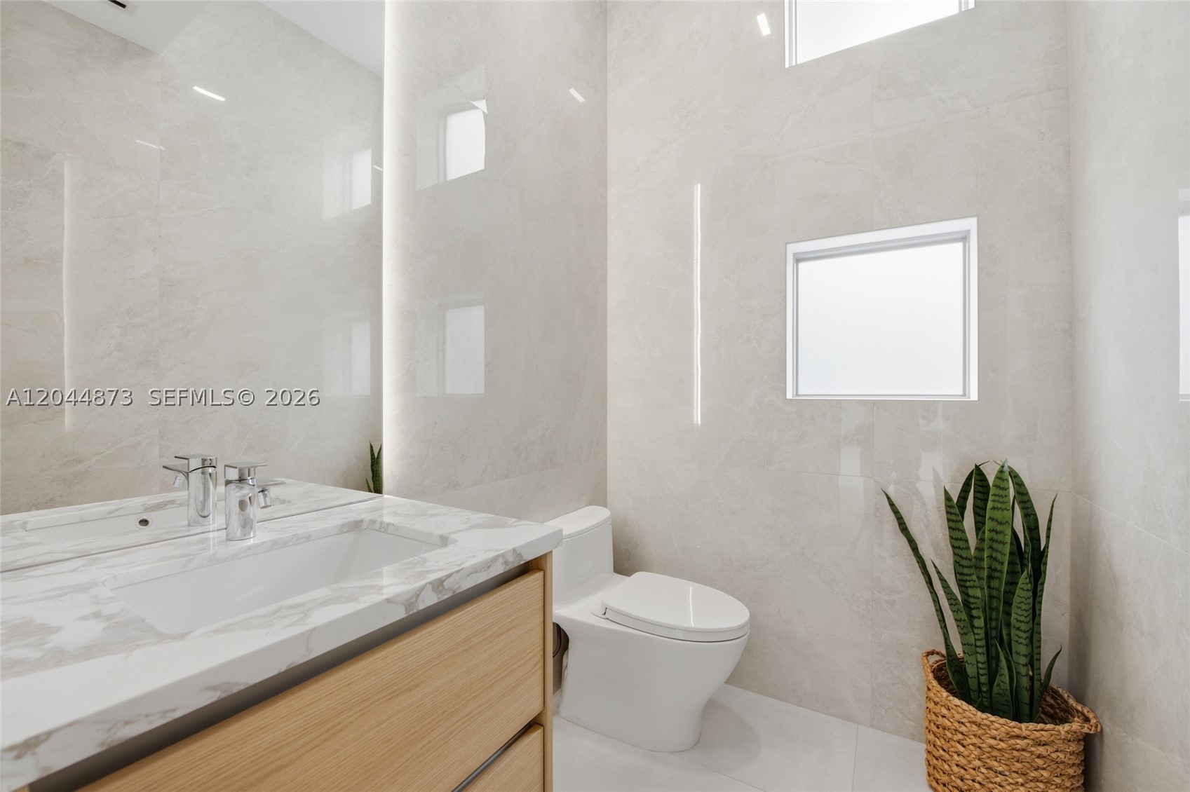 91 Fiesta Way, Fort Lauderdale FL 33301