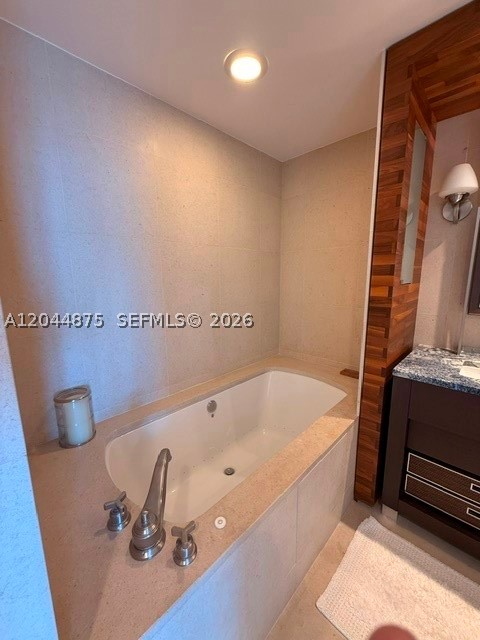 6899 Collins Ave #2201, Miami Beach FL 33141