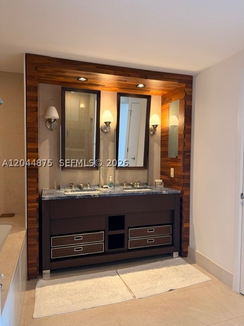 6899 Collins Ave #2201, Miami Beach FL 33141
