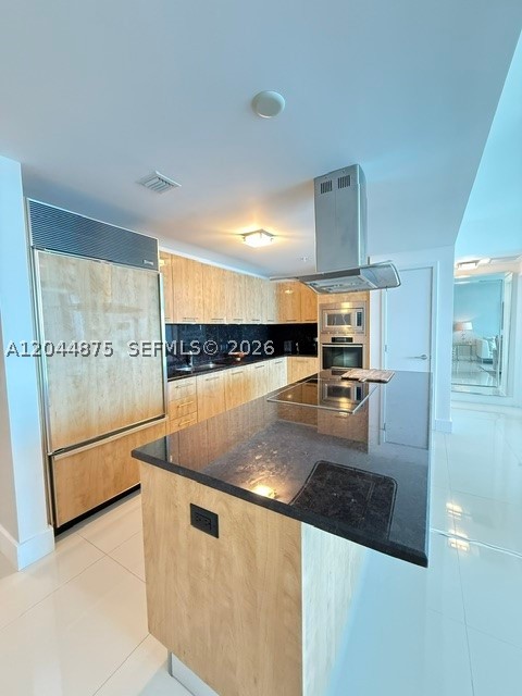 6899 Collins Ave #2201, Miami Beach FL 33141