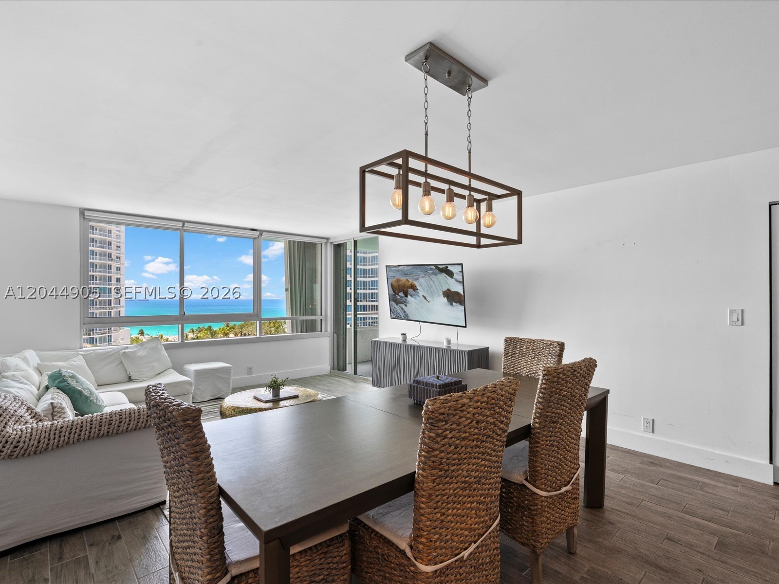 400 S Pointe Dr #1102, Miami Beach FL 33139
