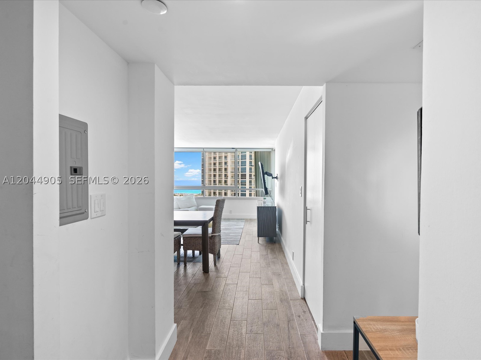 400 S Pointe Dr #1102, Miami Beach FL 33139