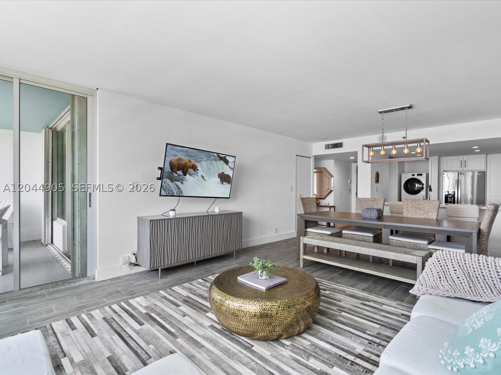 400 S Pointe Dr #1102, Miami Beach FL 33139
