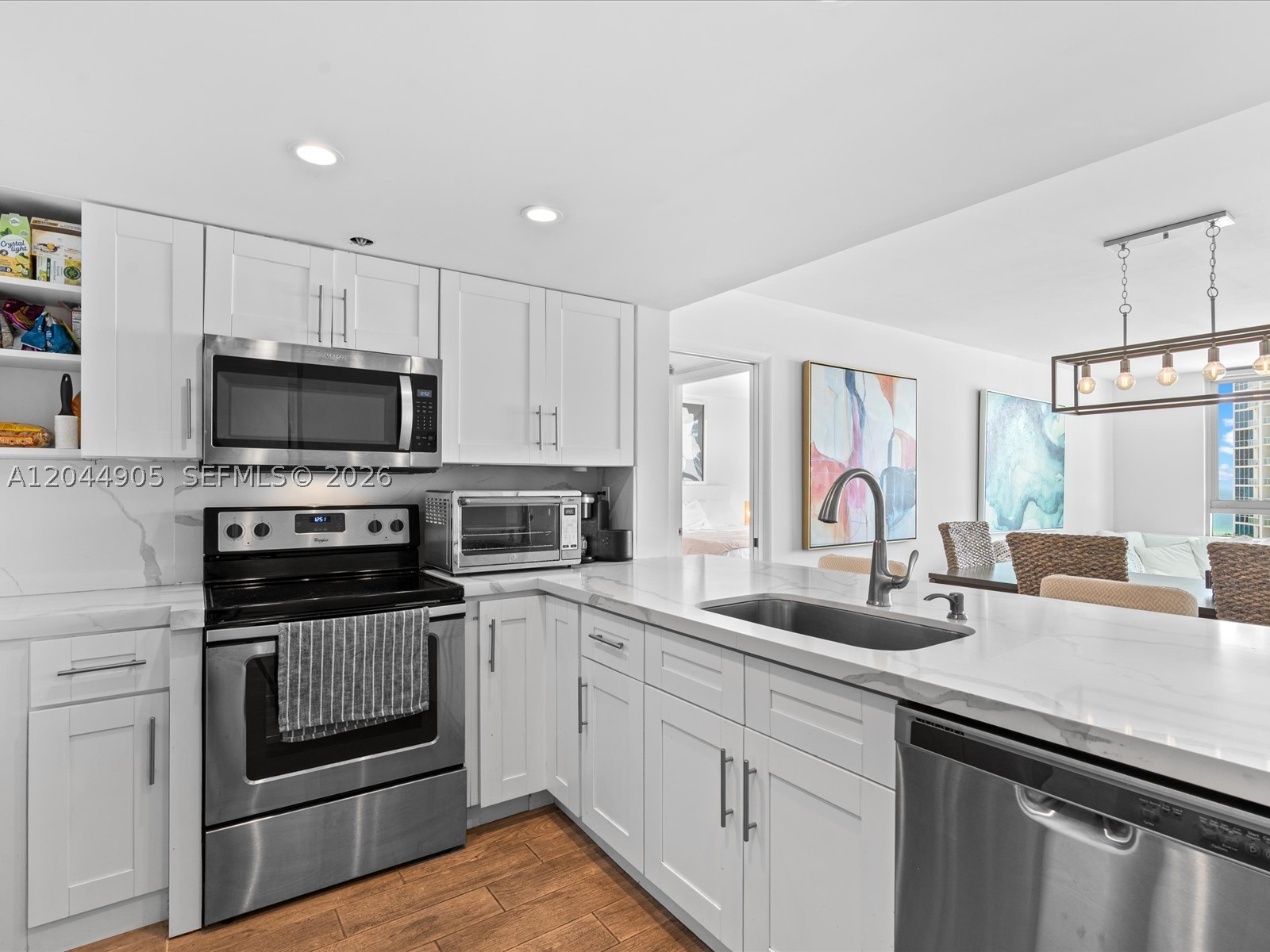 400 S Pointe Dr #1102, Miami Beach FL 33139