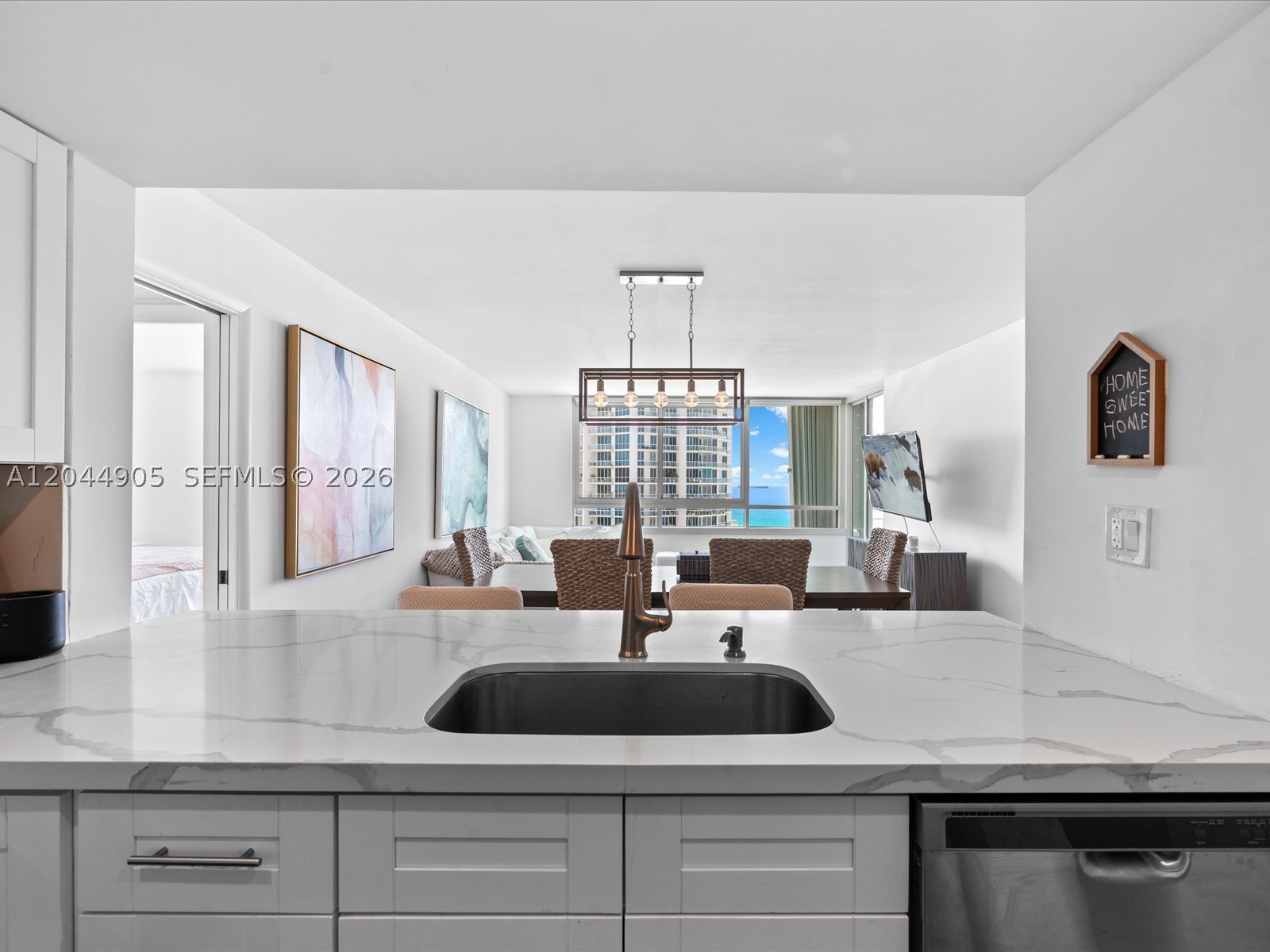 400 S Pointe Dr #1102, Miami Beach FL 33139