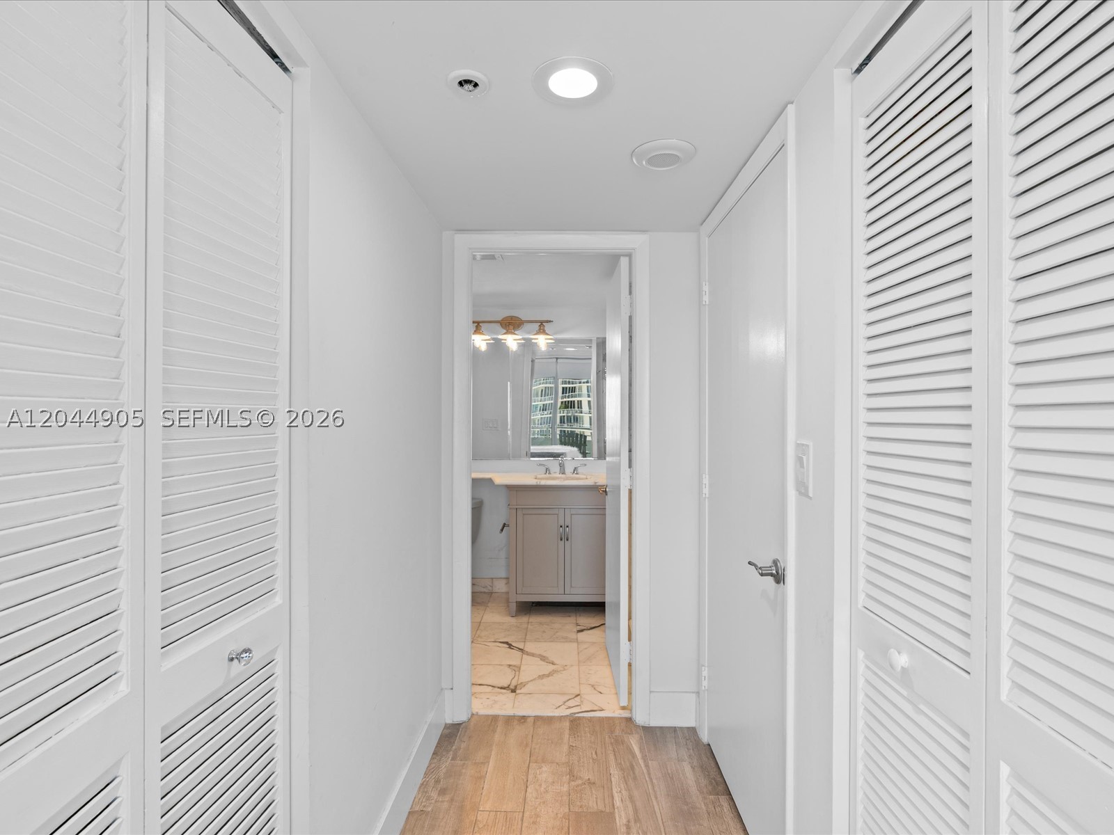 400 S Pointe Dr #1102, Miami Beach FL 33139