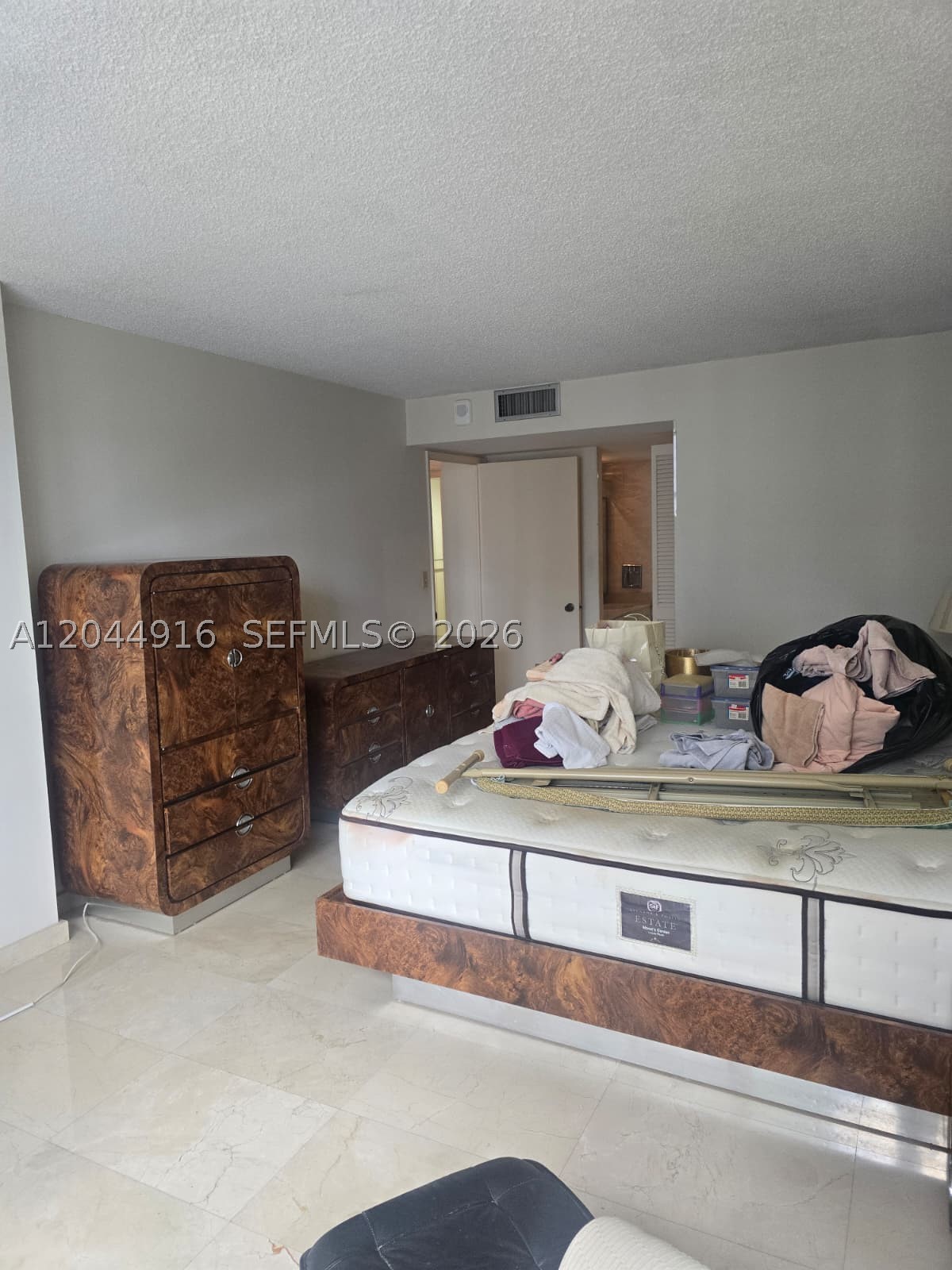 1901 Brickell Ave #B1614, Miami FL 33129