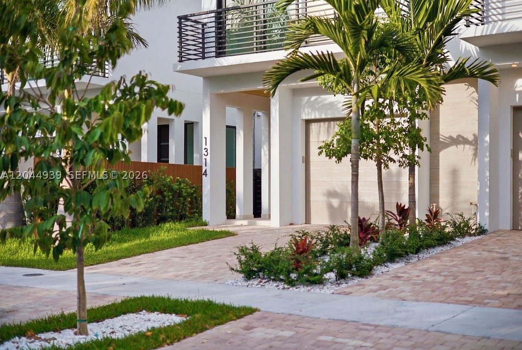 1332 NE 16th Ter, Fort Lauderdale FL 33304