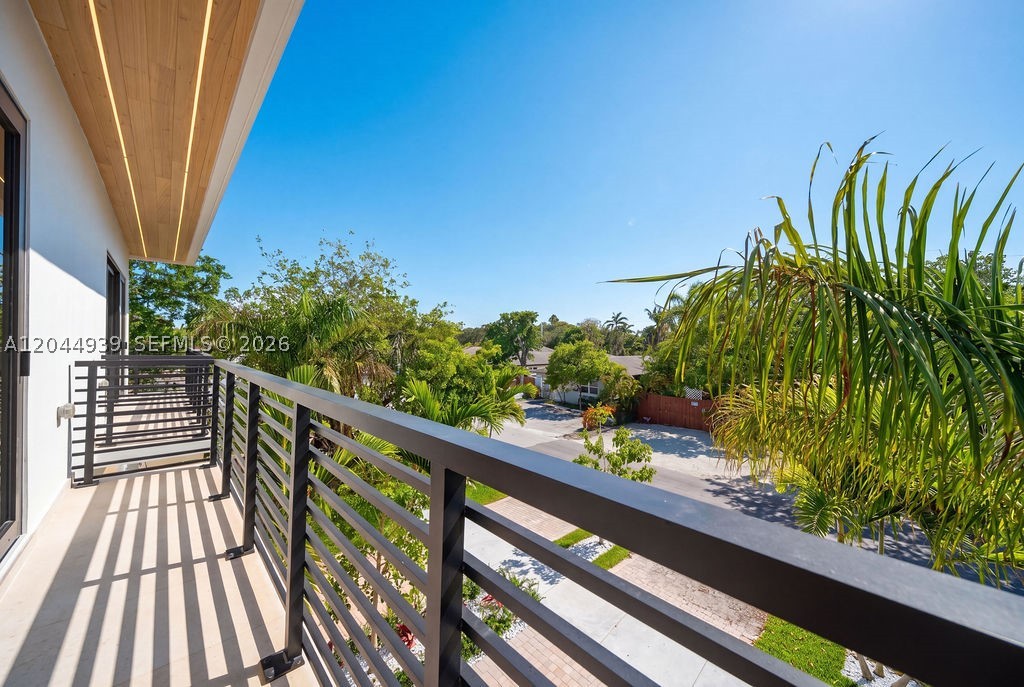 1332 NE 16th Ter, Fort Lauderdale FL 33304