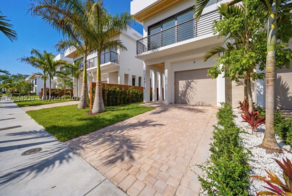 1332 NE 16th Ter, Fort Lauderdale FL 33304