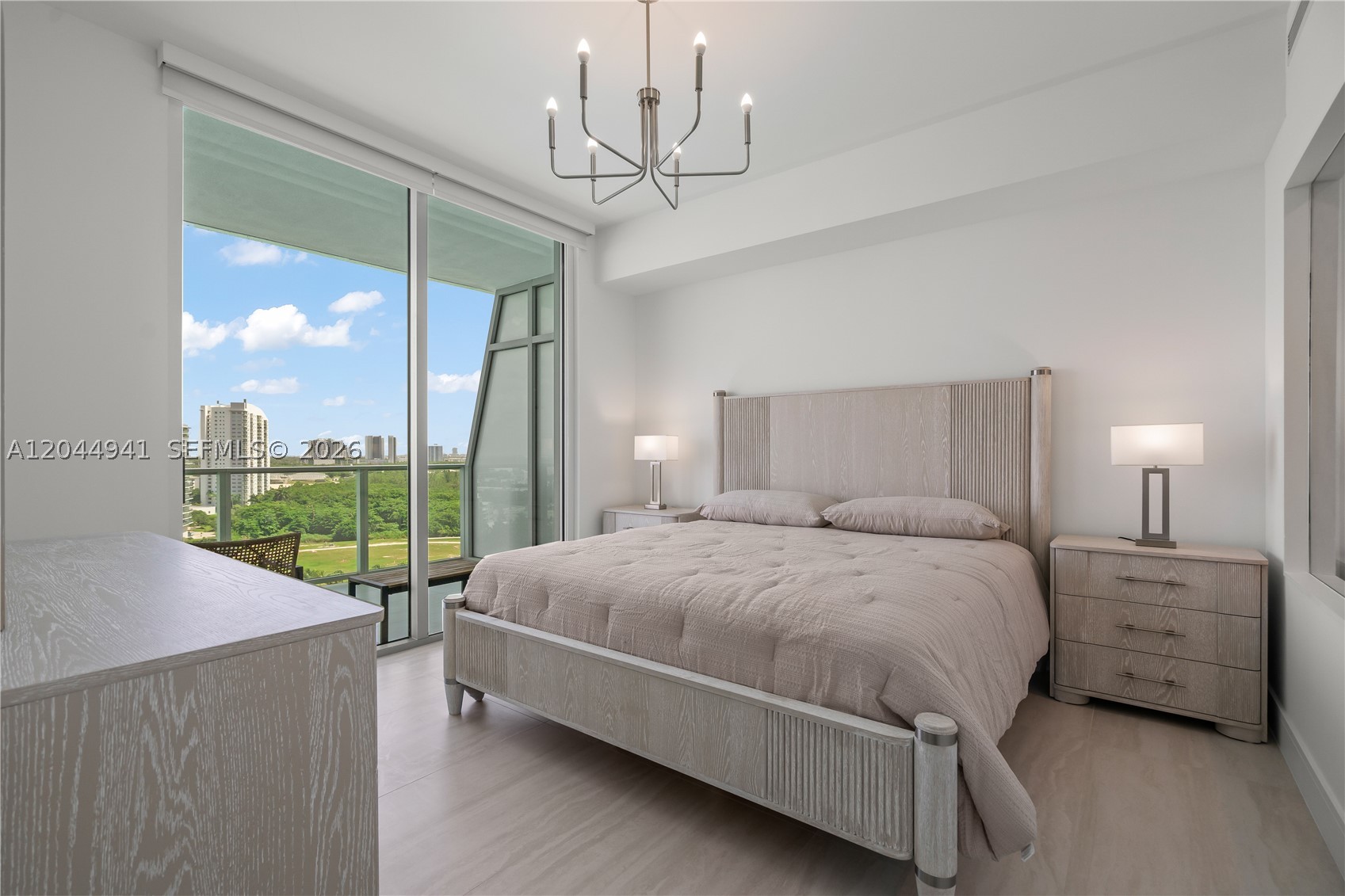 2411 Laguna Circle #2107, Miami FL 33181