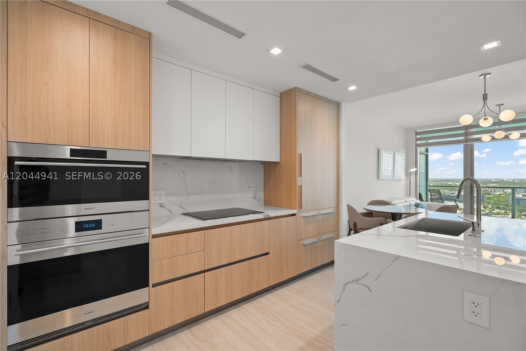 2411 Laguna Circle #2107, Miami FL 33181