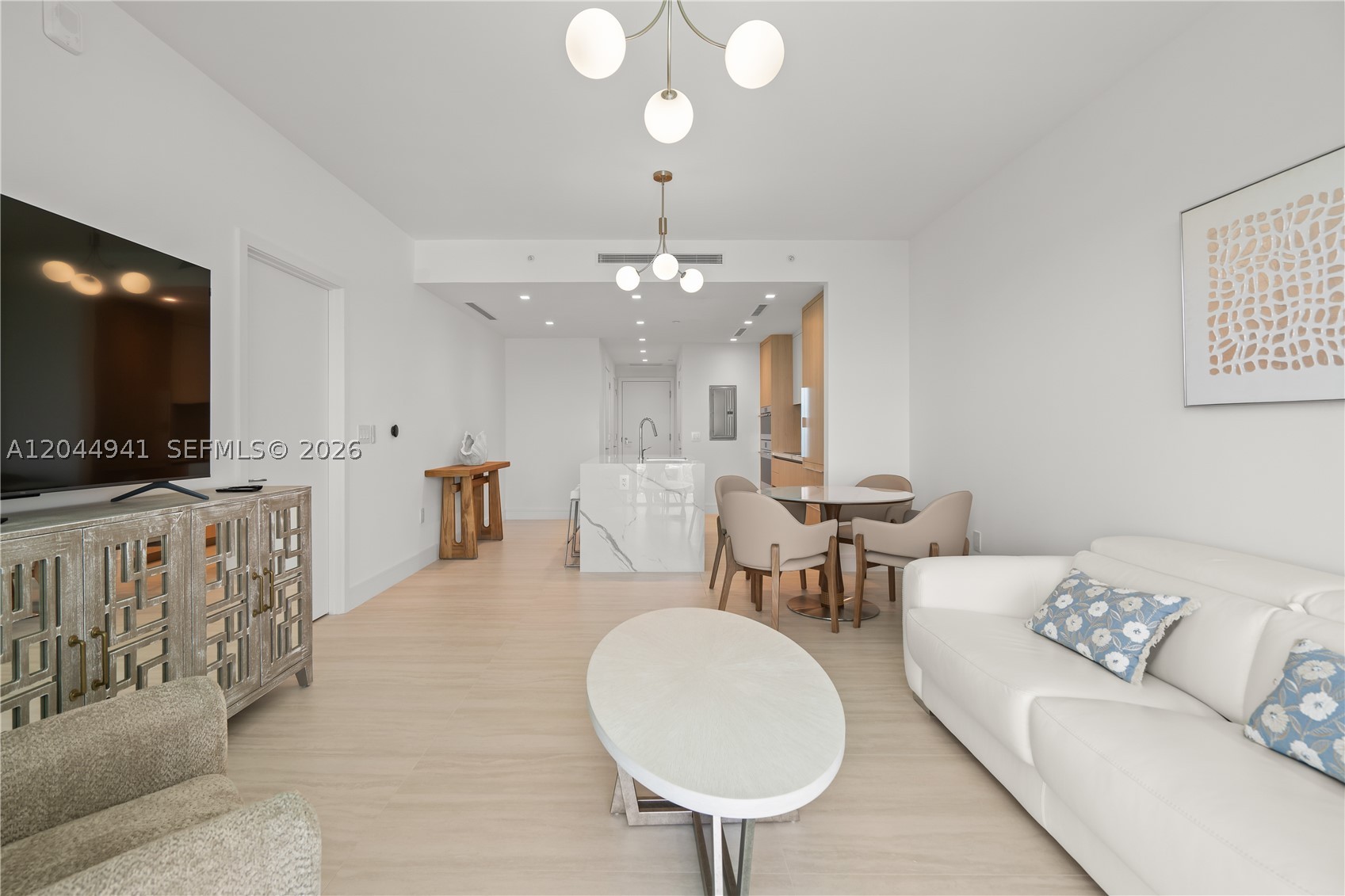 2411 Laguna Circle #2107, Miami FL 33181