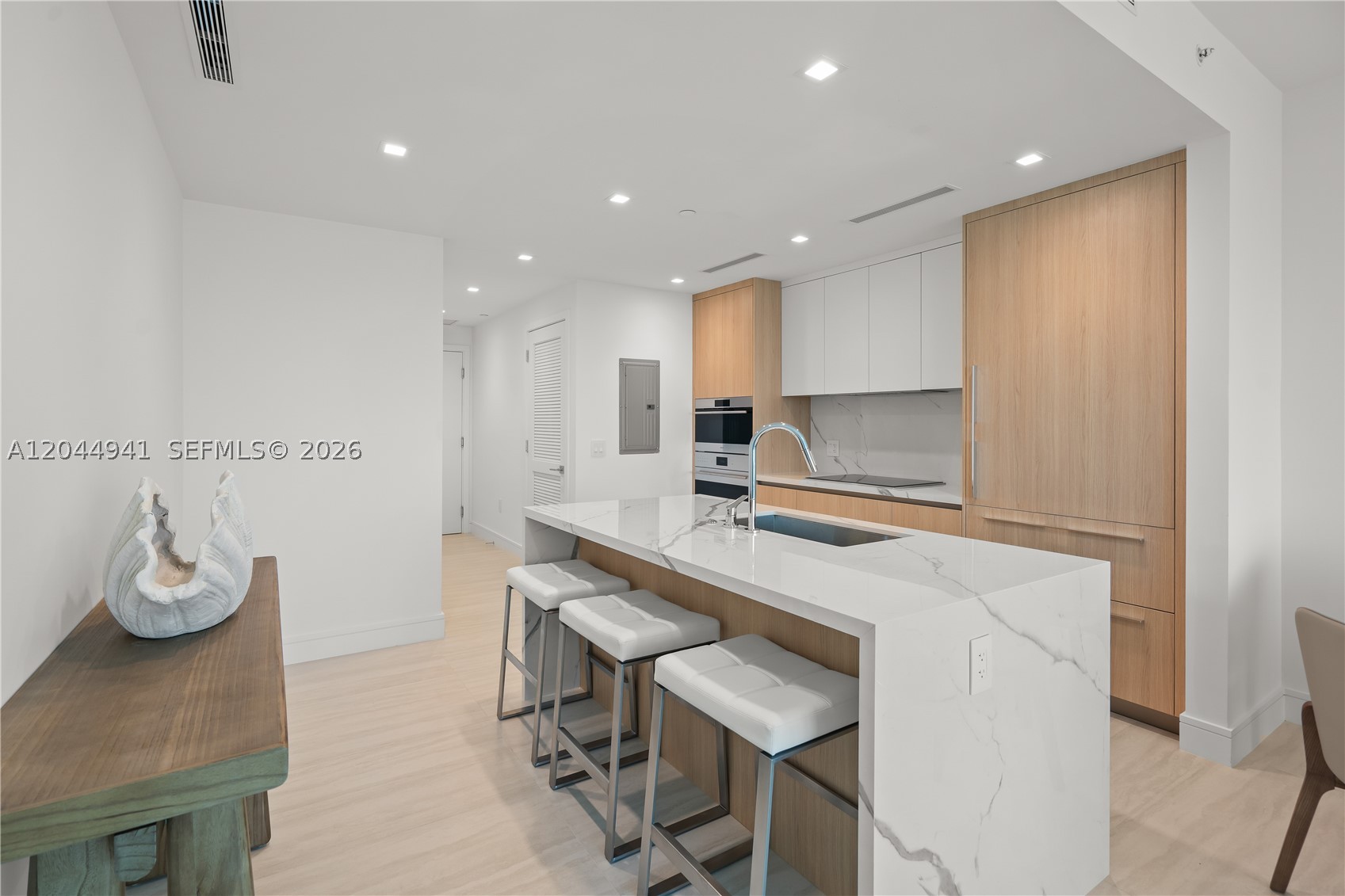 2411 Laguna Circle #2107, Miami FL 33181