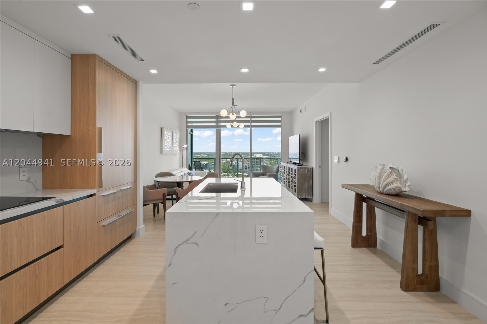 2411 Laguna Circle #2107, Miami FL 33181
