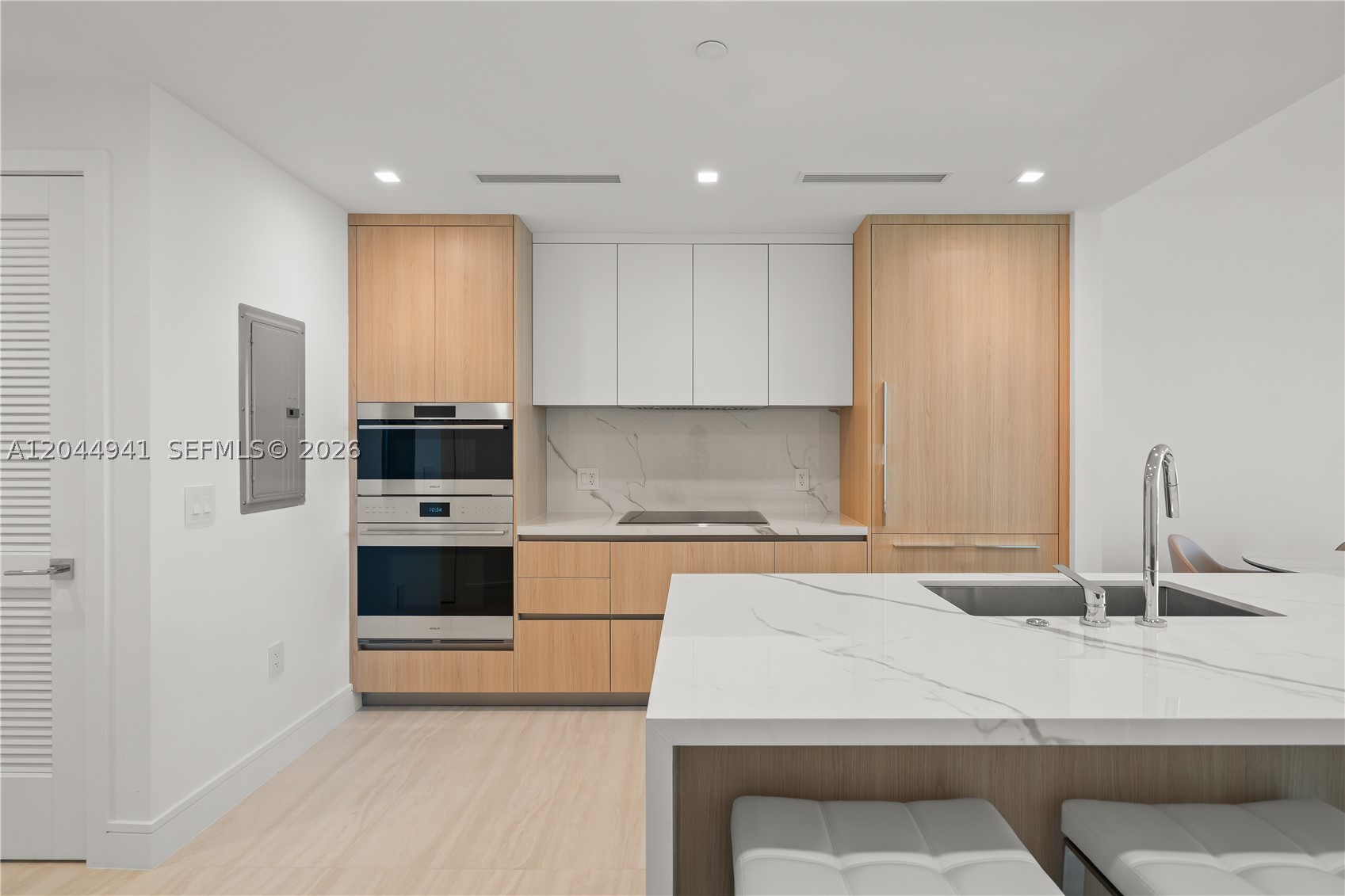 2411 Laguna Circle #2107, Miami FL 33181