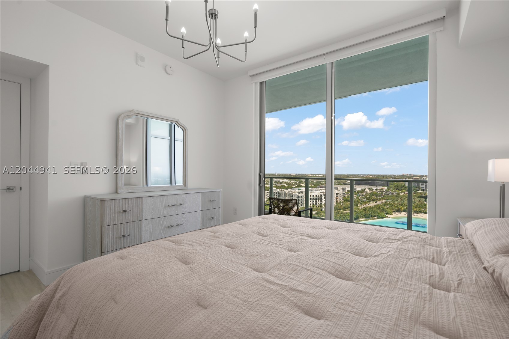 2411 Laguna Circle #2107, Miami FL 33181