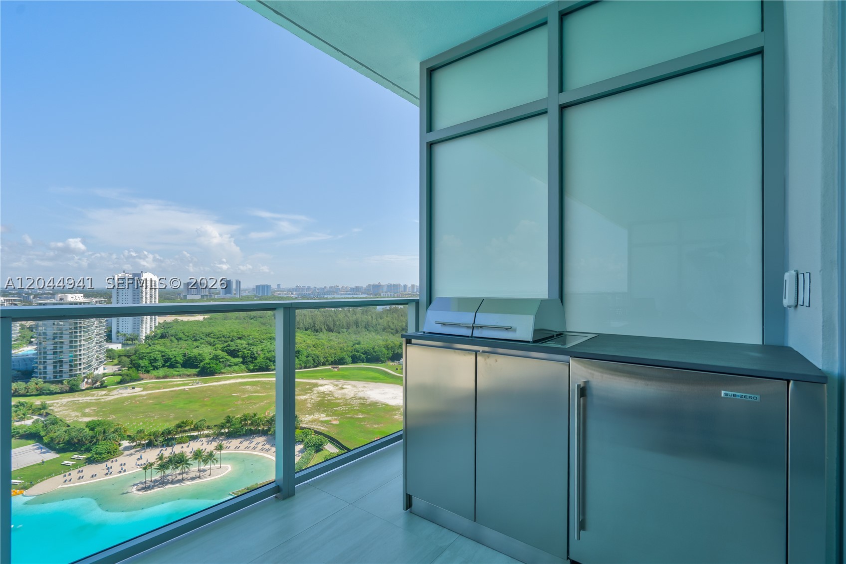 2411 Laguna Circle #2107, Miami FL 33181