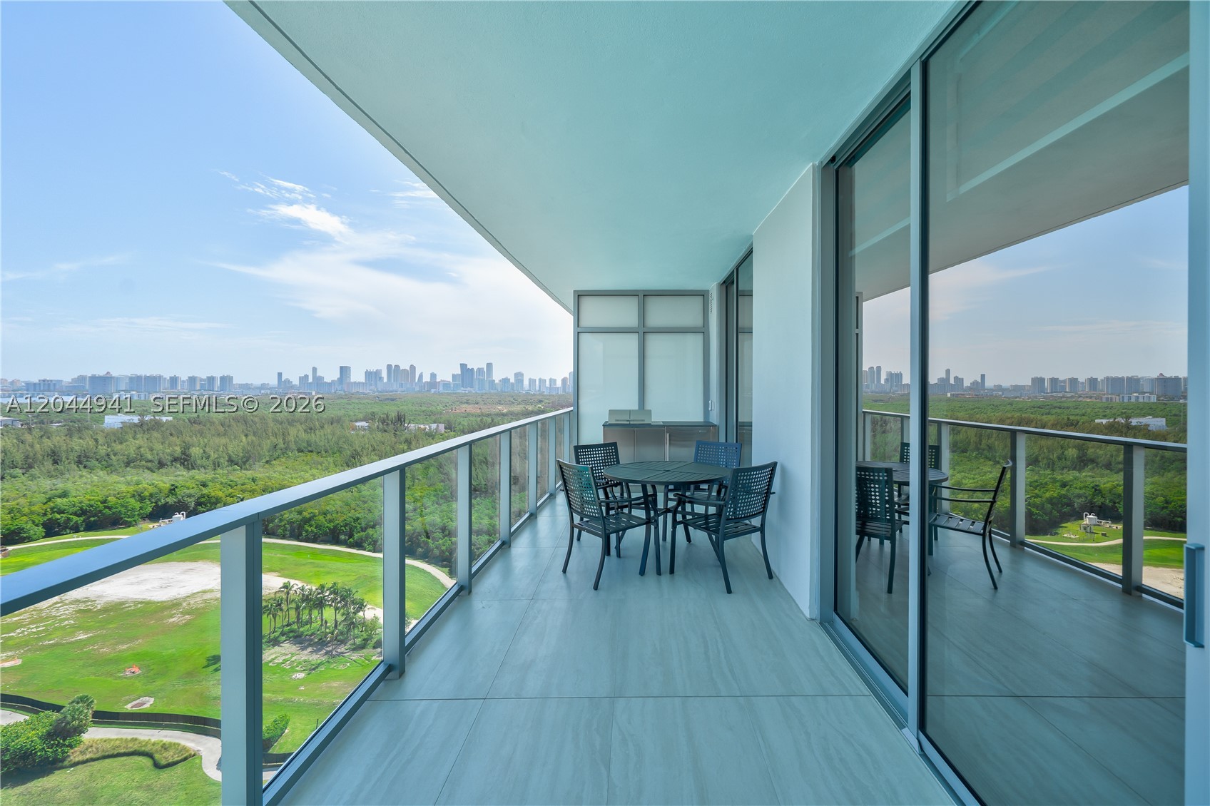 2411 Laguna Circle #2107, Miami FL 33181
