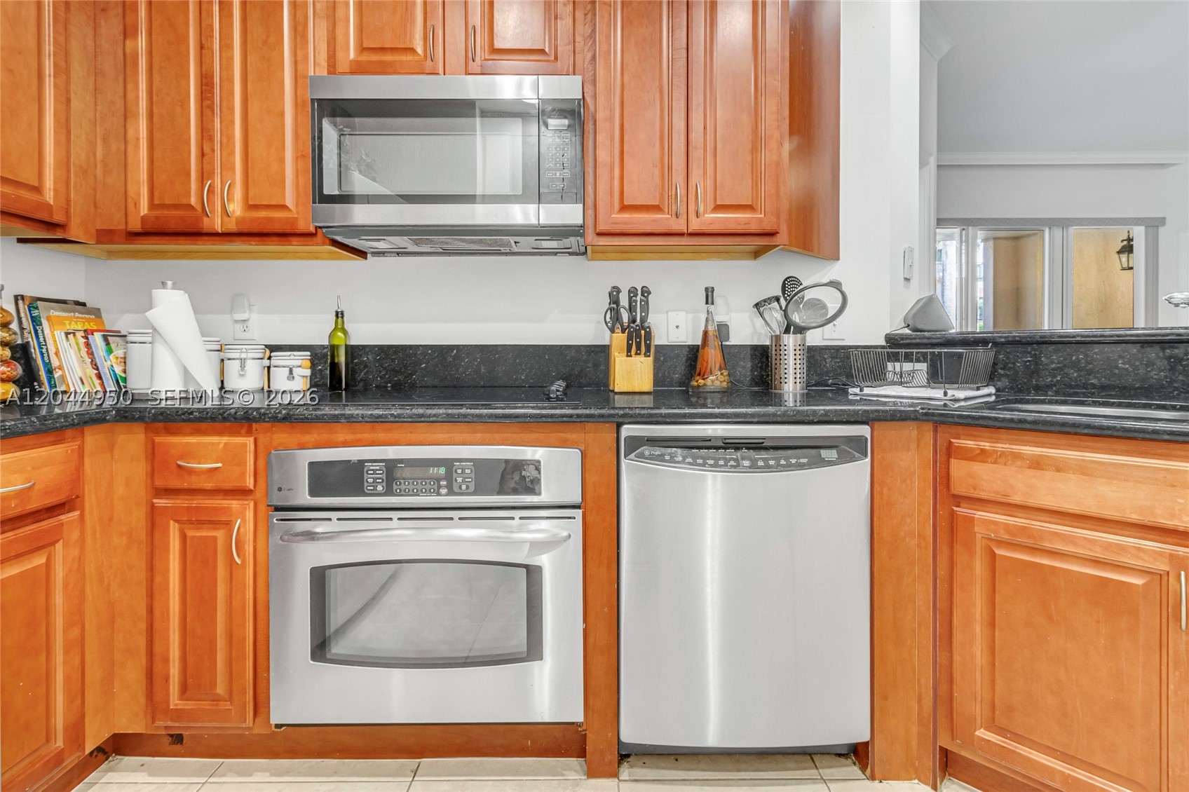 16100 Emerald Estates Dr #298, Weston FL 33331